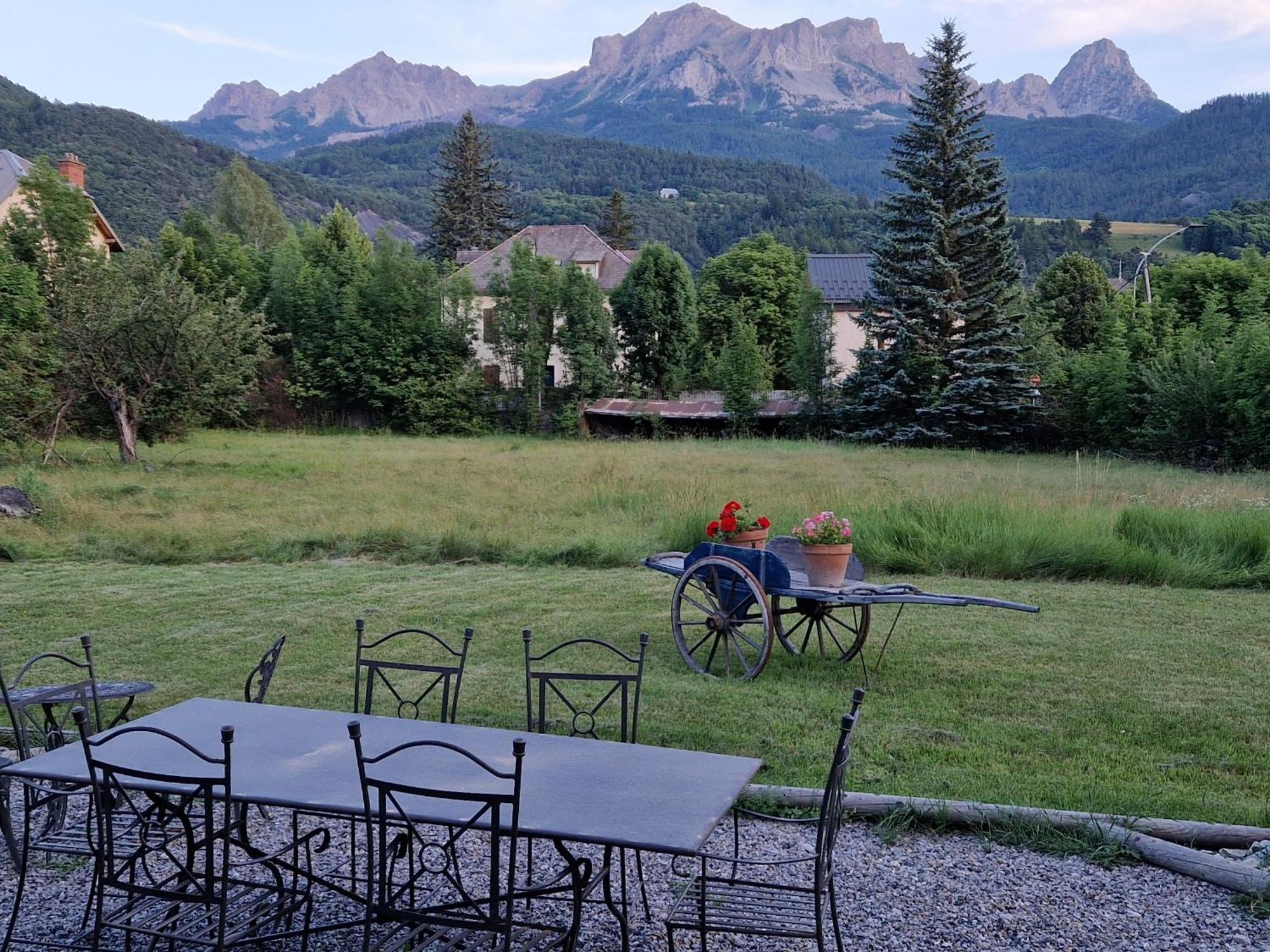 Maison Dans Parc Cloture Barcelonnette Exterior foto